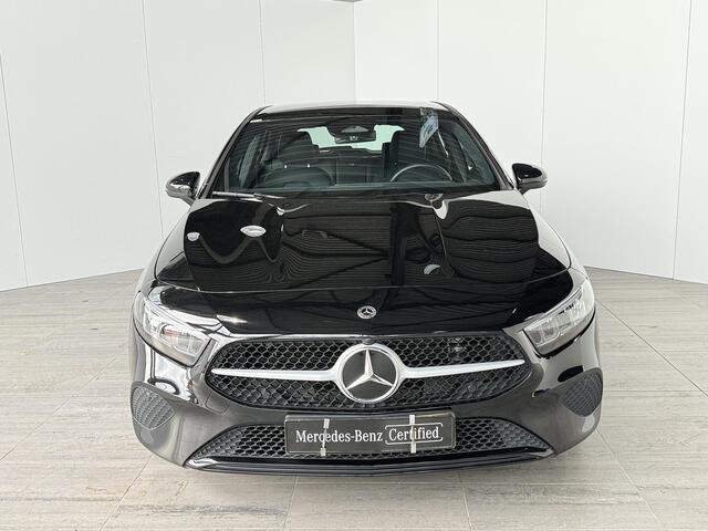 Mercedes-Benz A-KLASSE 180 Star Edition | Widescreen | Achteruitrijcamera | Led-koplampen | Parkeer assistent | Stoelverwarming |