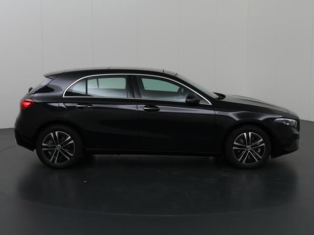 Mercedes-Benz A-KLASSE 250e Star Edition Luxury Line | Panoramadak | Keyless Entry | Trekhaak | LED-koplampen | Achteruitrijcamera |