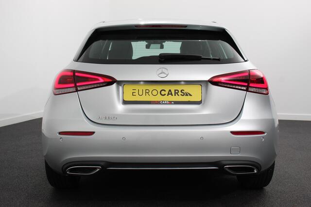 Mercedes-Benz A-KLASSE 180 Progressive 7-DCT Navigatie Climate Control Virtual Cockpit Stoelverwarming 17" Lichtmetalen velgen Parkeer sensoren Cruise Control