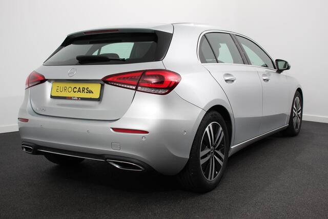 Mercedes-Benz A-KLASSE 180 Progressive 7-DCT Navigatie Climate Control Virtual Cockpit Stoelverwarming 17" Lichtmetalen velgen Parkeer sensoren Cruise Control