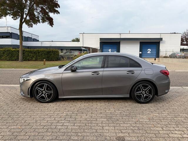 Mercedes-Benz A-KLASSE 200 AMG Night Pakket Navi Led