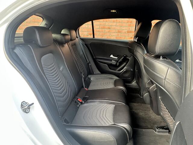Mercedes-Benz A-KLASSE Progressive Camera Navigatie Half leder Sportstoelen