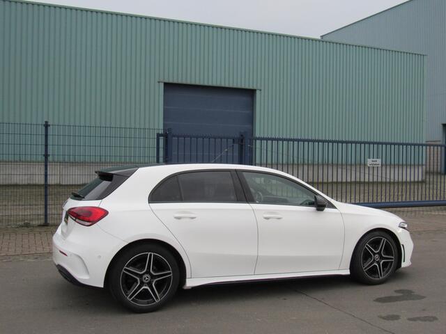 Mercedes-Benz A-KLASSE 180 d Premium Plus AMG Panoramadak