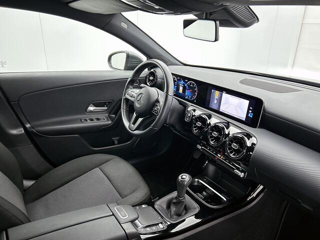 Mercedes-Benz A-KLASSE 160 Business Solution | Parkeerpakket met Camera | Ledkoplampen | Navigatie | Stoelverwarming | Inclusief 12 Maanden Garantie.