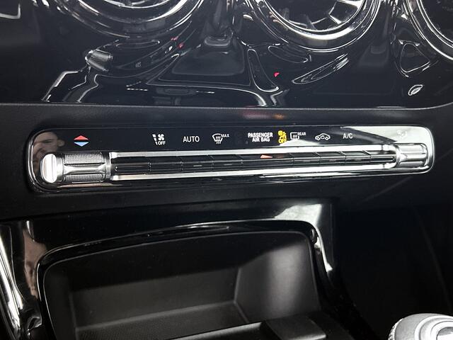 Mercedes-Benz A-KLASSE 160 Business Solution | Parkeerpakket met Camera | Ledkoplampen | Navigatie | Stoelverwarming | Inclusief 12 Maanden Garantie.