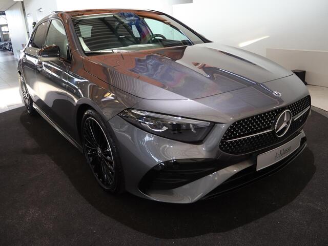 Mercedes-Benz A-KLASSE 180 Business Solution AMG | Panoramaschuifdak | Head-up display | Premium Plus pakket | Nightpakket | 360° camera | Dodehoekassistent |