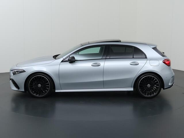 Mercedes-Benz A-KLASSE 180 Business Solution AMG | Panoramaschuifdak | Premium Plus pakket | Stoelverwarming | Achteruitrijcamera | MULTIBEAM LED |