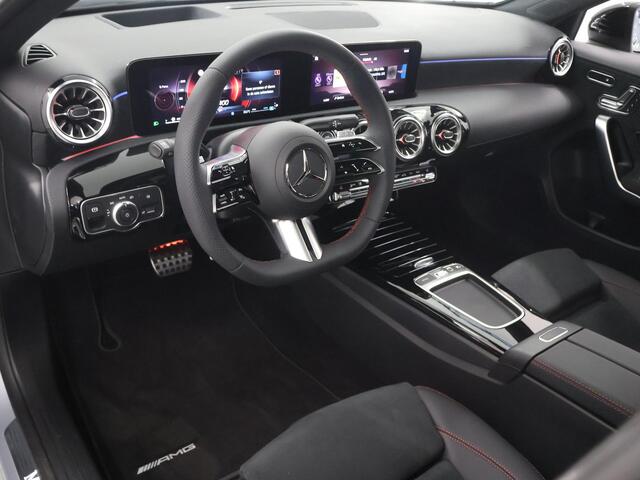 Mercedes-Benz A-KLASSE 180 Business Solution AMG | Panoramaschuifdak | Premium Plus pakket | Stoelverwarming | Achteruitrijcamera | MULTIBEAM LED |