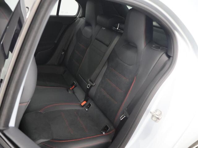 Mercedes-Benz A-KLASSE 180 Business Solution AMG | Panoramaschuifdak | Premium Plus pakket | Stoelverwarming | Achteruitrijcamera | MULTIBEAM LED |