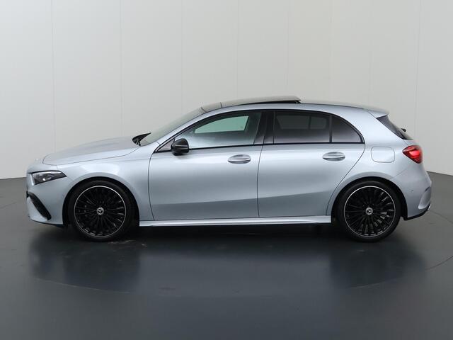 Mercedes-Benz A-KLASSE 180 Business Solution AMG | Panoramaschuifdak | Premium plus | Head-Up | Stoelverwarming | Achteruitrijcamera | MULTIBEAM LED |