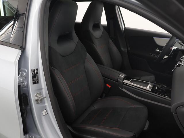 Mercedes-Benz A-KLASSE 180 Business Solution AMG | Panoramaschuifdak | Premium plus | Head-Up | Stoelverwarming | Achteruitrijcamera | MULTIBEAM LED |