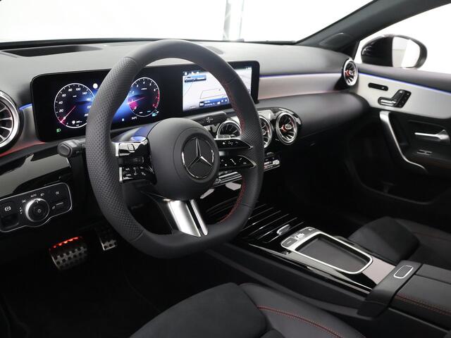 Mercedes-Benz A-KLASSE 180 Business Solution AMG | Panoramaschuifdak | Premium plus | Head-Up | Stoelverwarming | Achteruitrijcamera | MULTIBEAM LED |