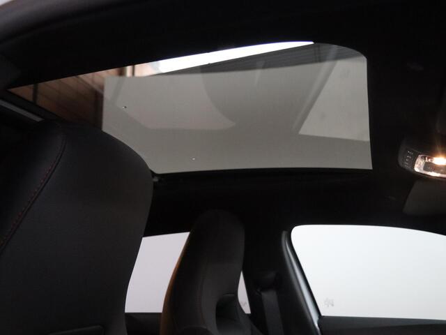 Mercedes-Benz A-KLASSE 180 Business Solution AMG | Panoramaschuifdak | Stoelverwarming | Achteruitrijcamera | MULTIBEAM LED |