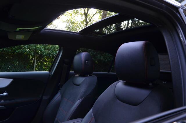 Mercedes-Benz A-KLASSE 250 e Business Solution AMG Limited Automaat/Led/Navi/Pdc/Ecc/Panoramadak/Achteruitrijcamera/Stoelverwarming/Cr-Controle/Privacy-Glass/Lmv/18-Inch Lmv/ Elektrisch verstelbare voorstoelen met geheugenfunctie