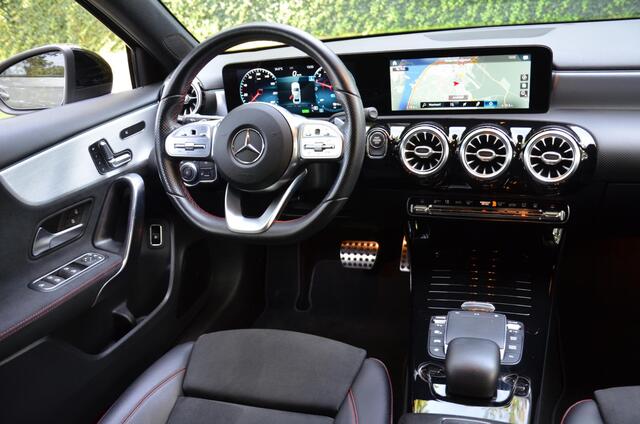 Mercedes-Benz A-KLASSE 250 e Business Solution AMG Limited Automaat/Led/Navi/Pdc/Ecc/Panoramadak/Achteruitrijcamera/Stoelverwarming/Cr-Controle/Privacy-Glass/Lmv/18-Inch Lmv/ Elektrisch verstelbare voorstoelen met geheugenfunctie