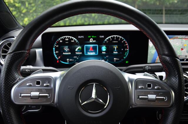 Mercedes-Benz A-KLASSE 250 e Business Solution AMG Limited Automaat/Led/Navi/Pdc/Ecc/Panoramadak/Achteruitrijcamera/Stoelverwarming/Cr-Controle/Privacy-Glass/Lmv/18-Inch Lmv/ Elektrisch verstelbare voorstoelen met geheugenfunctie