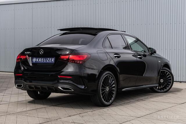 Mercedes-Benz A-KLASSE 250e AMG Line | 9.900KM | Panorama | Memory | 360 Camera | Sfeerverlichting