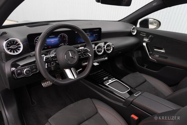 Mercedes-Benz A-KLASSE 250e AMG Line | 9.900KM | Panorama | Memory | 360 Camera | Sfeerverlichting