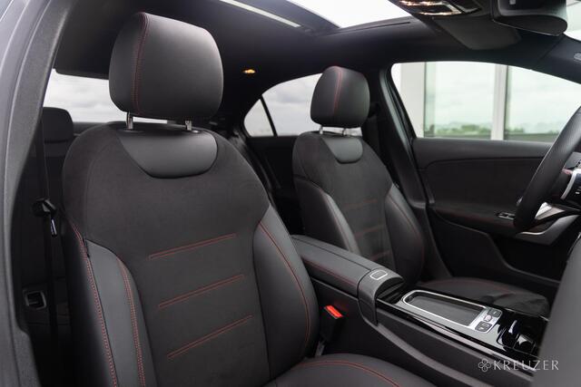 Mercedes-Benz A-KLASSE 250e AMG Line | 9.900KM | Panorama | Memory | 360 Camera | Sfeerverlichting