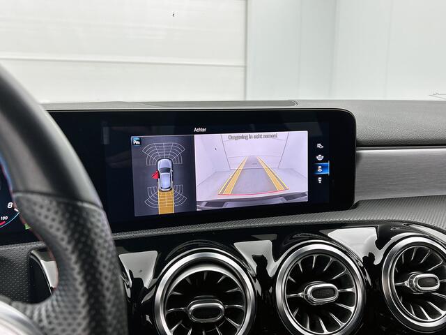 Mercedes-Benz A-KLASSE 160 AMG Nightpakket | Trekhaak | Sfeerverlichting | Augmented Reality | Led | Parkeerpakket met Camera | Inclusief 24 maanden Mercedes-Benz Certified garantie voor Europa. garage-sale