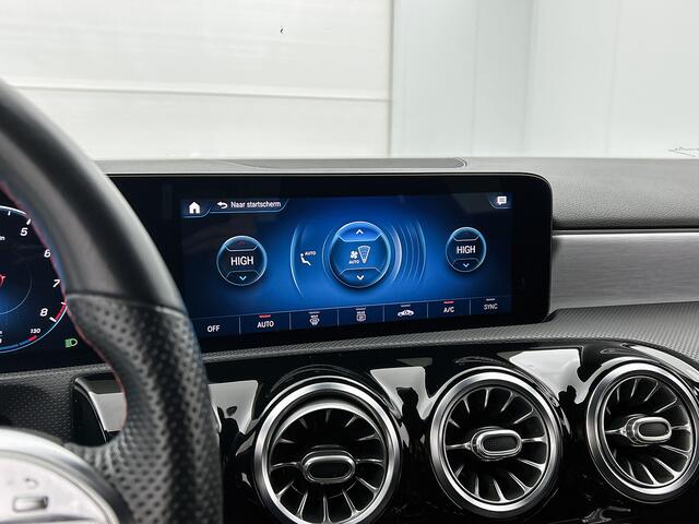 Mercedes-Benz A-KLASSE 160 AMG Nightpakket | Trekhaak | Sfeerverlichting | Augmented Reality | Led | Parkeerpakket met Camera | Inclusief 24 maanden Mercedes-Benz Certified garantie voor Europa. garage-sale