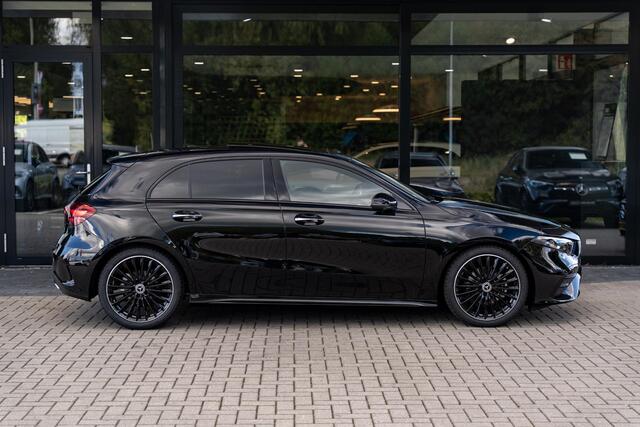 Mercedes-Benz A-KLASSE 180 Business Solution AMG | Panoramaschuifdak | Premium Plus | Nightpakket | 19"Multispaak AMG velgen | Stoelverwarming | 360° camera | Head-up display |