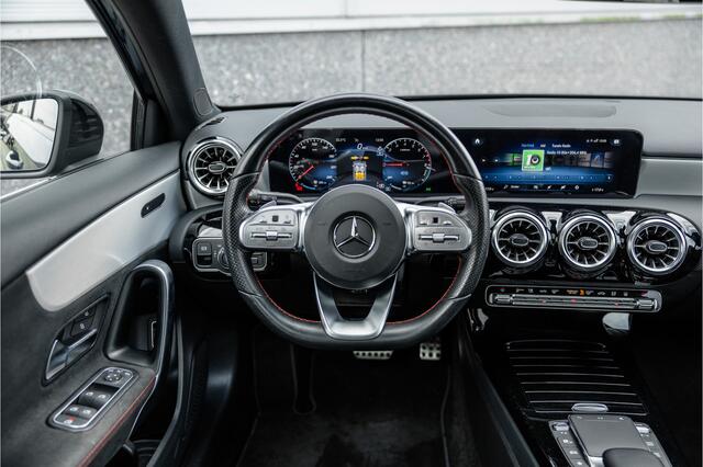 Mercedes-Benz A-KLASSE 250 e AMG Line Pano / Sfeerverlichting / Carplay / Night Pakket / 18inch /