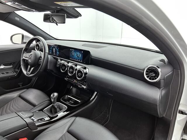 Mercedes-Benz A-KLASSE 160 Style | Handgeschakeld | Led verlichting | Achteruitrij camera | Cruise control | Inclusief 24 maanden MB Certified garantie voor Europa. garage-sale