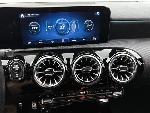 Mercedes-Benz A-KLASSE 180 AMG Line Amg Line Styling | Night Pakket | Sfeerverlichting | Ledkoplampen | Achteruitrijcamera Inclusief 24 maanden Mercedes-Benz Certified garantie voor Europa.