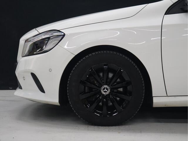 Mercedes-Benz A-KLASSE 160 Ambition [CRUISE CONTROL, PDC V+A, STUURWIEL MULTIFUNCTIONEEL, CLIMATE CONTROL, LED, GARMIN MAP PILOT, SPORTSTOELEN, REGENSENSOR, NIEUWSTAAT]