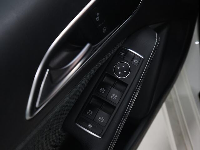 Mercedes-Benz A-KLASSE 160 Ambition [CRUISE CONTROL, PDC V+A, STUURWIEL MULTIFUNCTIONEEL, CLIMATE CONTROL, LED, GARMIN MAP PILOT, SPORTSTOELEN, REGENSENSOR, NIEUWSTAAT]