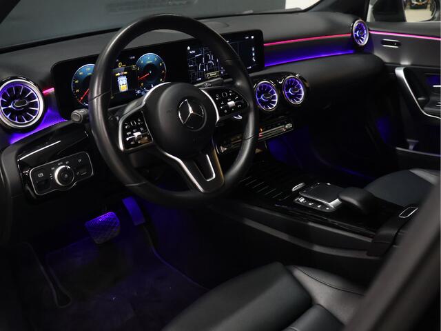 Mercedes-Benz A-KLASSE 180 Business Solution Luxury [STOELVERWARMING, CAMERA, DIGITAL DASH, CRUISE CONTROL, LED, LEDER, BLUETOOTH, CLIMECONTROL, NAVIGATIE, ESP, START STOP SYSTEEM, NIEUWSTAAT]