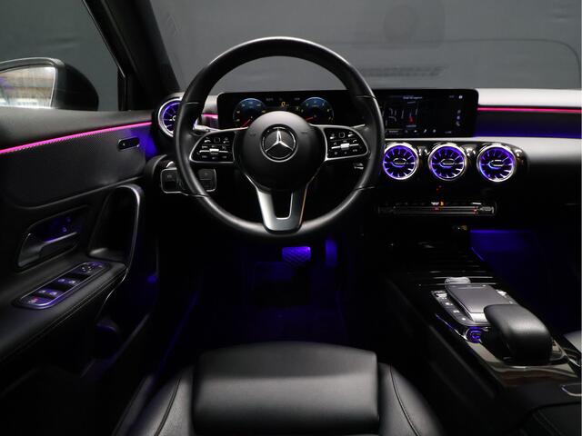 Mercedes-Benz A-KLASSE 180 Business Solution Luxury [STOELVERWARMING, CAMERA, DIGITAL DASH, CRUISE CONTROL, LED, LEDER, BLUETOOTH, CLIMECONTROL, NAVIGATIE, ESP, START STOP SYSTEEM, NIEUWSTAAT]