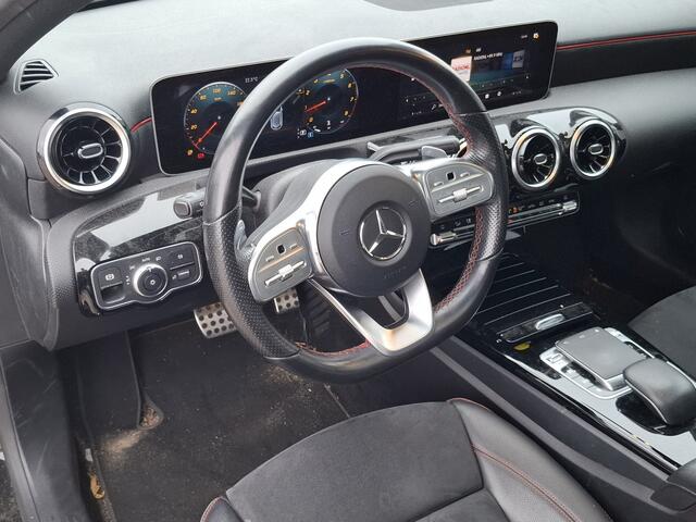Mercedes-Benz A-KLASSE 180 Business Solution AMG | Nieuw Binnen! | Pano | Stoelverwarming | Clima