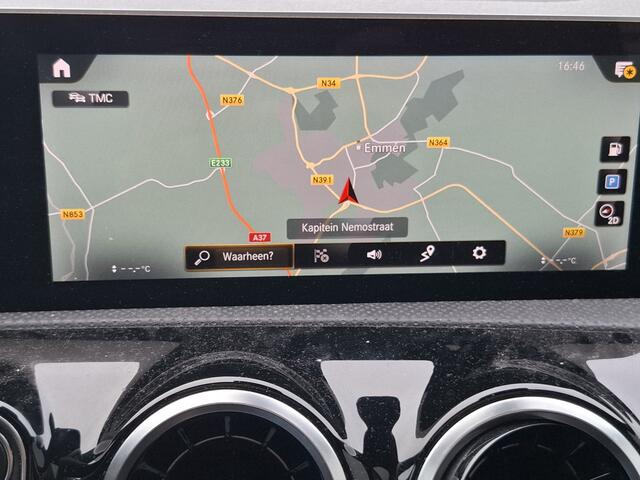Mercedes-Benz A-KLASSE 180 Business Solution AMG | Nieuw Binnen! | Pano | Stoelverwarming | Clima