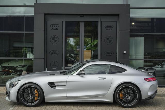Mercedes-Benz AMG-GT GTR 4.0 V8 585pk R NLauto Keramisch Bucket seats Carbonpakket Burmester Camera DAB CommandOnline