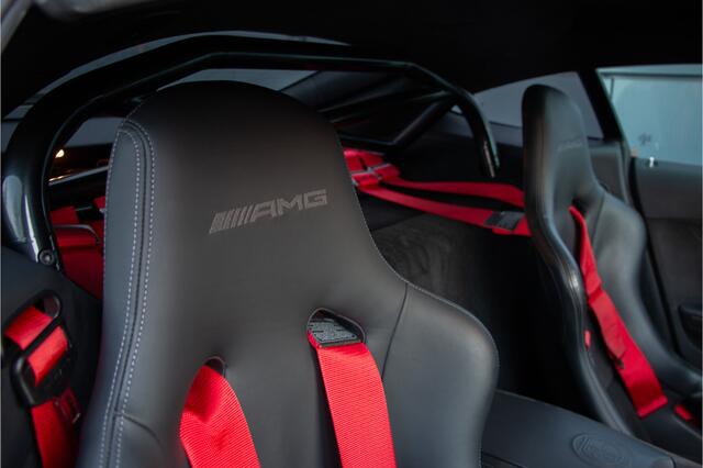 Mercedes-Benz AMG-GT R 4.0 R GTR Pro 1/750 Limited Edition | Ceramic | Burmester | Dealer Onderhouden | AMG Track Pace | Carbon | ACC | Alcantara | Keyless-Go | Side Assist | 19/20" | Alarm.
