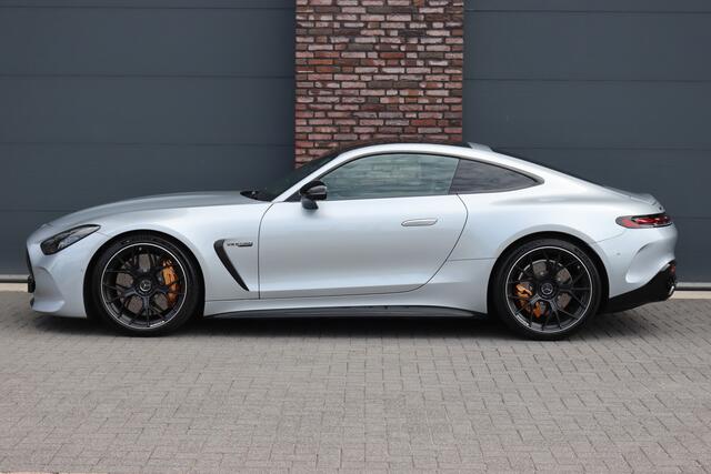 Mercedes-Benz AMG-GT AMG 63 4MATIC+ Coupé | Keramisch | Carbon | AMG Dynamic+ | Achterasbesturing | Panoramadak | Performance-Stoelen | Multicountourstoelen | Burmester | Distronic+ |