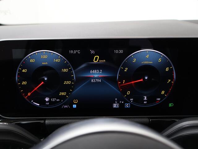 Mercedes-Benz B-KLASSE 180 Business Solution AMG | Automaat | Panoramadak | Flippers | Multifunctioneel stuurwiel | Cruisecontrol | Spraakbediening | Bluetooth | Stoelverwarming | Deurvergrendeling | Climate | Dab+ | Navigatie | Apple Carplay - Androidauto | Parkeersensoren | A