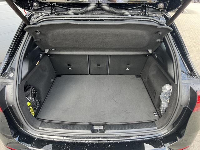 Mercedes-Benz B-KLASSE 180 AMG Line | Premium Pakket | Night Pakket | Panoramadak | Dodehoekassistent | Sfeerverlichting | Stoelverwarming | Apple CarPlay | Android Auto |