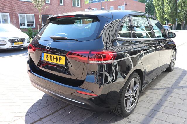 Mercedes-Benz B-KLASSE 180 Business Solution Plus Automaat.