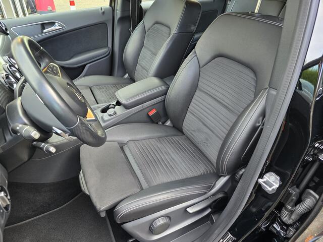 Mercedes-Benz B-KLASSE 180 Business Solution AMG Upgrade Edition Parkeersensoren,Navi.Trekhaak.Camera.