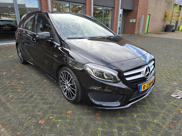 Mercedes-Benz B-KLASSE 180 Business Solution AMG Upgrade Edition Parkeersensoren,Navi.Trekhaak.Camera.