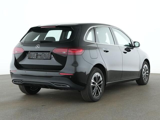 Mercedes-Benz B-KLASSE 250 e Plug-In Hybride | Progressive Line Advanced Plus | Dodehoek Assist | Sfeerverlichting | Stuur en Stoelverwarming | Inclusief 24 maanden MB Certified garantie voor Europa.