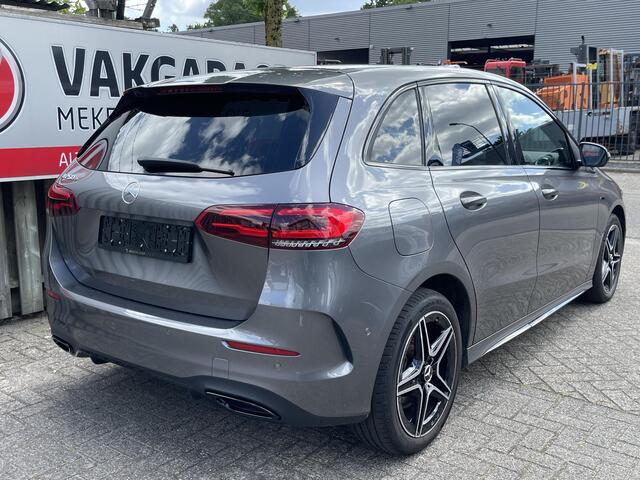 Mercedes-Benz B-KLASSE 250 e AMG Line Nightpakket 18''/Trekhaak/Sfeerverlichting/DAB/PDC v+a/Stoelverwarming/Climate/Apple Carplay & Android Auto