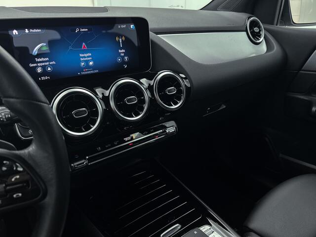 Mercedes-Benz B-KLASSE 180 Business Solution | Lichtmetalen velgen | Navigatie | Parking support | Inclusief 24 maanden MB Certified garantie voor Europa.