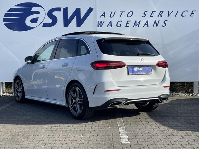 Mercedes-Benz B-KLASSE 200 AMG Line | Pano | Trekhaak | Camera | Ambient Light | Dodehoek | Keyless