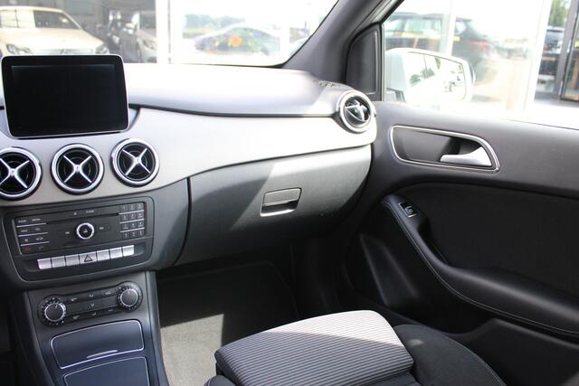 Mercedes-Benz B-KLASSE 180 d Lease Edition Plus | Trekhaak | Cruise | Automaat