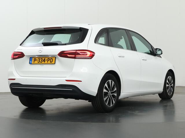 Mercedes-Benz B-KLASSE 200 Business Solution | Trekhaak | Achteruitrijcamera | Widescreen | Stoelverwarming |