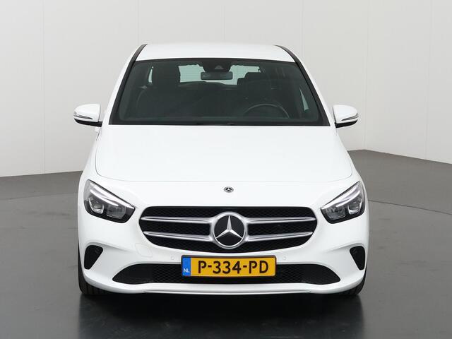 Mercedes-Benz B-KLASSE 200 Business Solution | Trekhaak | Achteruitrijcamera | Widescreen | Stoelverwarming |